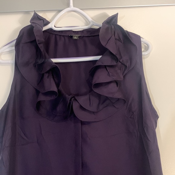 Elegant ruffled collar sleeveless blouse - Picture 2 of 2